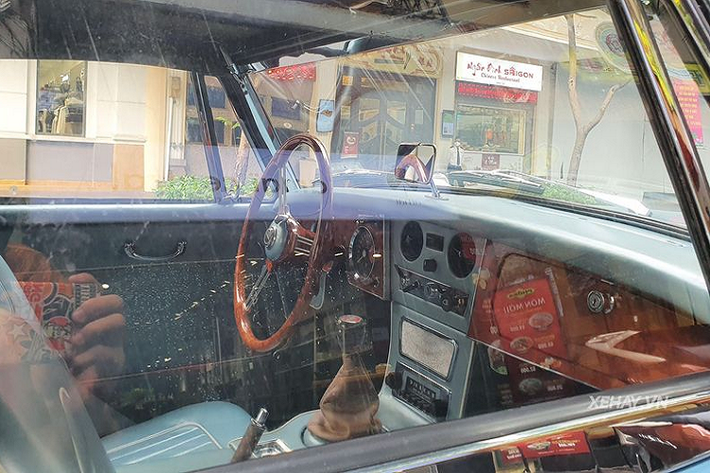 Dù khá nhỏ nhưng Austin-Healey 3000 MK III vẫn có sức chứa lên tới 4 người với cách bố trí ghế ngồi 2+2. Austin-Healey 3000 MK III sử dụng động cơ 3.0L 6 xi-lanh sản sinh công suất 150 mã lực