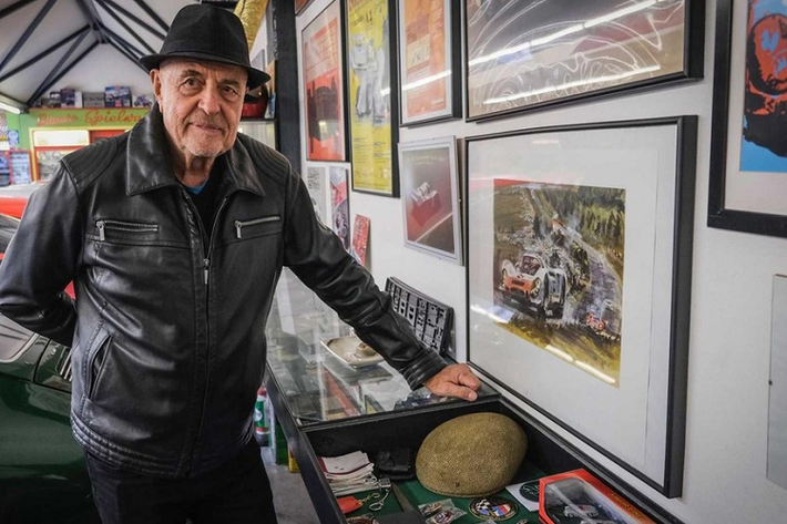 Kể từ đó, garage của ông ấy đã ngày một bổ sung thêm nhiều chiếc Porsche theo năm tháng, đến nỗi Ottocar phải xây dựng một tòa nhà tách biệt để chứa bộ sưu tập đồ xộ của mình. Năm nay là một năm đặc biệt, đánh dấu cột mốc Ottocar mua chiếc xe Porsche thứ 80 của mình, và cũng là năm ông ấy bước sang tuổi 80.