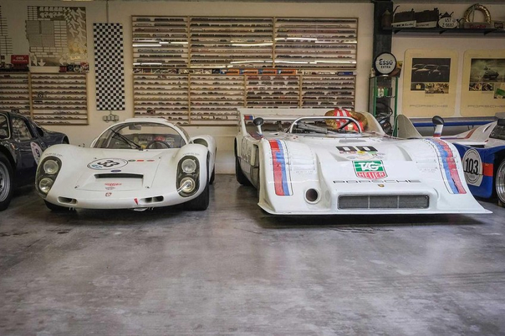 Bộ sưu tập hiện tại của ông lão 80 tuổi người Vienna bao gồm 38 chiếc Porsche khác nhau, bao gồm vài chiếc xe đua ví như Porsche 917, 910 với động cơ 8 xi-lanh hiếm, 956, 904, và 964 Cup. Theo thời gian, ông ấy đã sở hữu tới 9 phiên bản của Carrera RS.