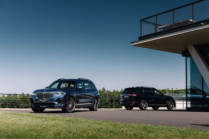 Mặc dù đã có khá nhiều sản phẩm xe hơi hiệu suất cao dựa trên nguyên mẫu của BMW, nhưng hiện Alpina vẫn là một thương hiệu hoàn toàn độc lập. Mới đầu, thương hiệu xe sang Alpina được biết đến như một nhà sản xuất các thiết bị văn phòng, sau đó đa dạng hóa thành các bộ phận và trang bị độ cho BMW vào những năm 1960.