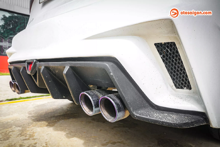 Tổng giá độ xe Kia Cerato của dân chơi Sài Gòn đã lên đến 150 triệu. Trong đó chỉ riêng bodykit đã có giá hơn 20 triệu.