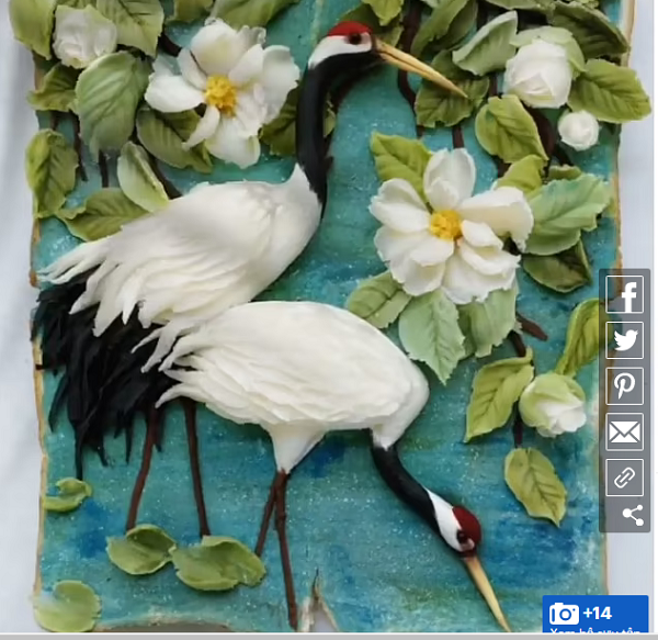 So với lát bánh mì trang trí hoa đơn thuần, những động vật nhỏ khiến bức tranh trở nên sống động, tràn đầy sức sống hơn hẳn.