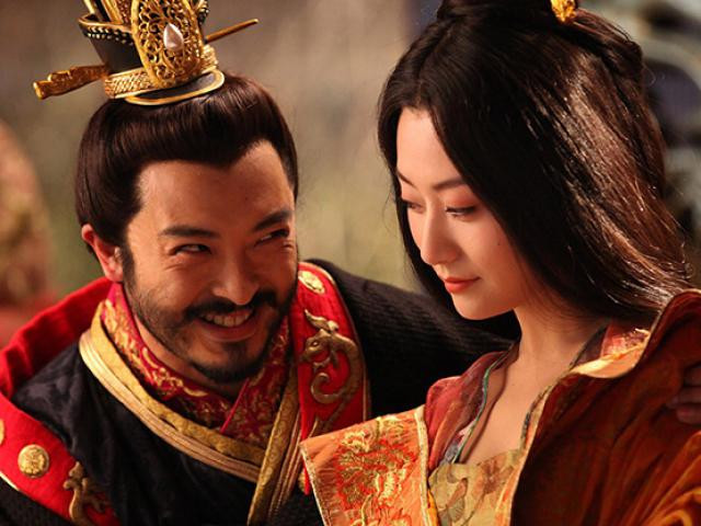 Chuyện trong cung và triều chính đều do Trương Lệ Hoa quyết định. Nàng được cho là tùy tiện phong tước vị, nhận hối lộ, kết bè phái khiến nhà Trần (Trung Hoa) ngày càng suy yếu.