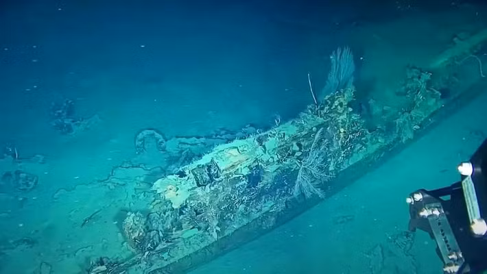 Tây Ban Nha khẳng định rằng kho báu dưới biển này là của họ vì nó ở trên một con tàu Tây Ban Nha, trong khi cộng đồng Qhara Qhara của Bolivia nói rằng họ có quyền lấy các báu vật vì người Tây Ban Nha trước đây đã buộc cộng đồng này khai thác kim loại quý.