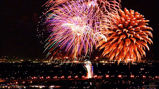 10. Tết có thể tạo ra mức độ khói kỉ lục. Pháo hoa là một phần chính của lễ hội mùa xuân ở phương Đông, và có nhiều điều không hay đến từ truyền thống này.