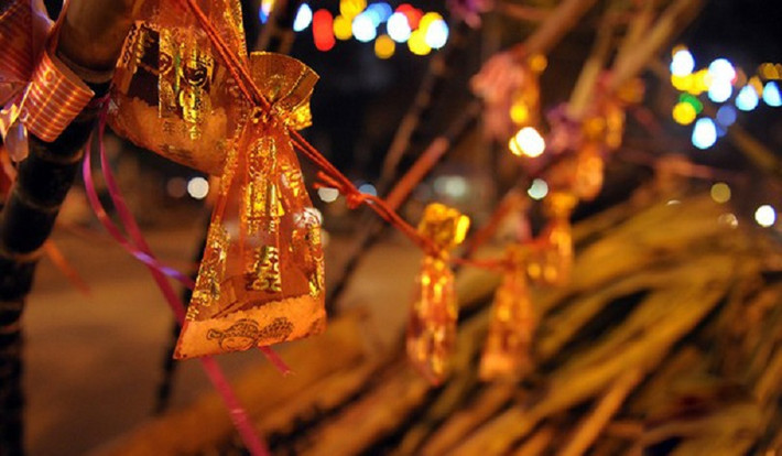 Họ quan niệm rằng, muối mặn thì tình cảm cũng mặn nồng, tức có nghĩa họ hy vọng sự yêu thương, gắn kết giữa các thành viên với nhau.