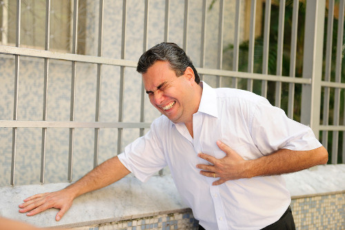 Giảm nguy cơ mắc tim mạch là một trong những lợi ích chính của chất xơ hòa tan trong thực phẩm. Nguyên nhân là do chất xơ hòa tan làm giảm huyết áp, loại bỏ cholesterol xấu và tăng lượng cholesterol tốt cho cơ thể.