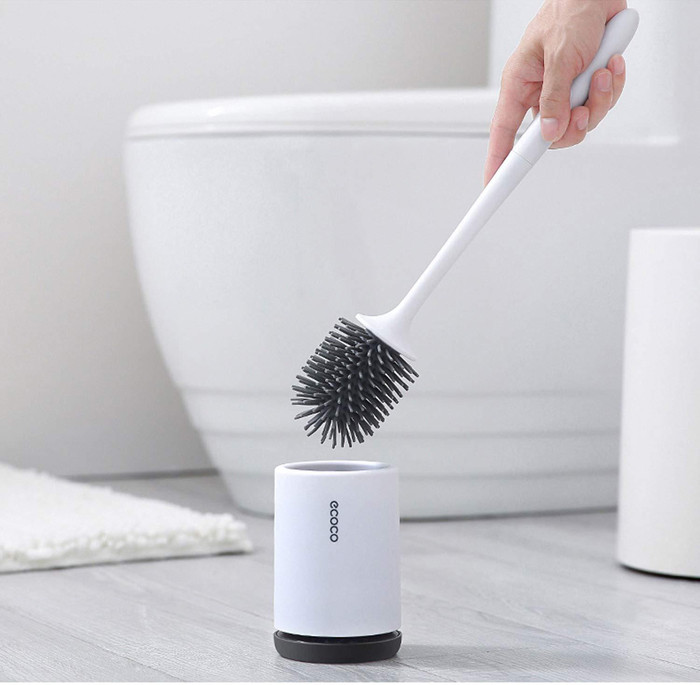 Thế nhưng, môi trường hộp kín lại khiến vi khuẩn phát triển mạnh mẽ. Để tốt hơn, bạn nên làm khô chúng, khử trùng thường xuyên trước khi bảo quản trong hộp.