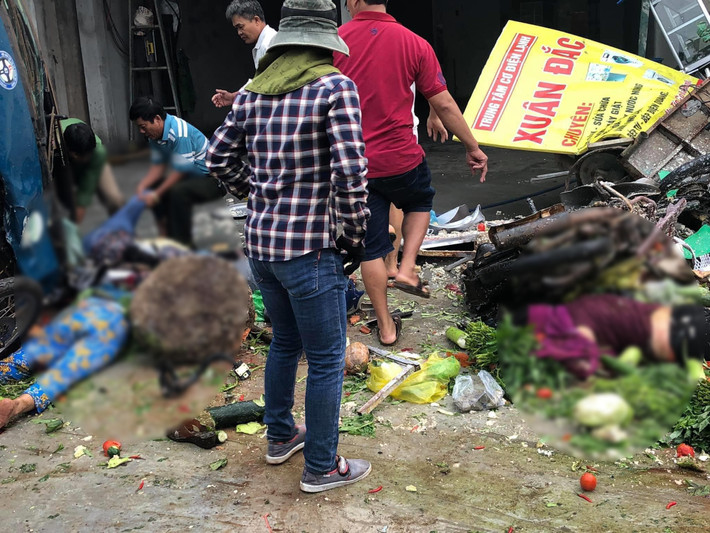 Các nạn nhân bị thương nặng đang được cấp cứu tại Bệnh viện đa khoa vùng Tây Nguyên.