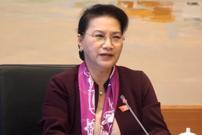 1. Bà Nguyễn Thị Kim Ngân được bầu làm Chủ tịch Hội đồng bầu cử quốc gia: Sáng 11/6, Quốc hội tiến hành quy trình bầu Chủ tịch Hội đồng bầu cử quốc gia bằng hình thức bỏ phiếu kín. Với 462/462 đại biểu tán thành (95,65% tổng số đại biểu Quốc hội), Quốc hội đã chính thức thông qua Nghị quyết. người được bầu vào vị trí Chủ tịch Hội đồng bầu cử quốc gia là bà Nguyễn Thị Kim Ngân - Chủ tịch Quốc hội.