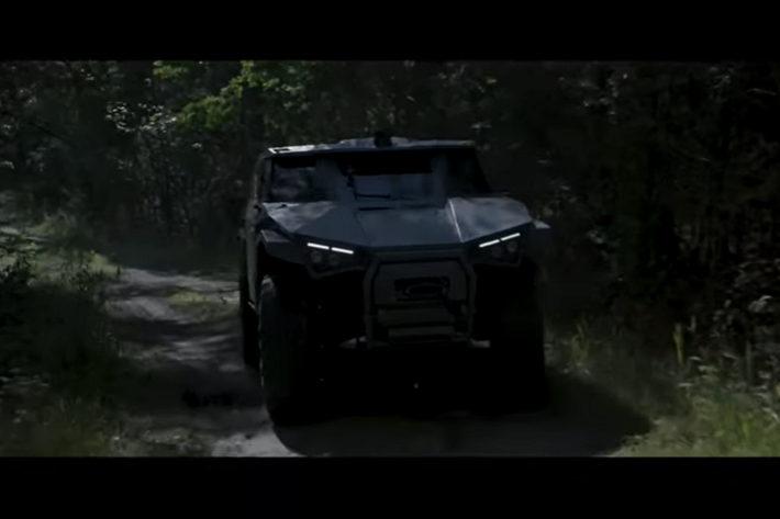 Tại IDEX 2021, Arquus đã giới thiệu Scarabee với 3 cấu hình: Patrol SAS (tuần tra), Reconnaissance (trinh sát) và Security/Counter-Terrorist (an ninh, chống khủng bố). Tuy nhiên mức giá xe Arquus Scarabee mới hiện chưa được công bố.