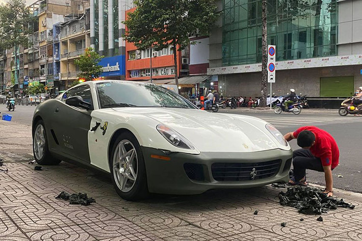 Số lượng siêu xe Ferrari tại Việt Nam có thể đã hơn 50 chiếc nhưng chỉ có đúng 2 chiếc siêu xe Ferrari 599 GTB được mang về nước. Trong đó, ngoài chiếc siêu xe Ferrari 599 GTB của một doanh nhân Hải Phòng mang về dải đất hình chữ S trong gần nửa năm qua thì chiếc 599 GTB Fiorano còn lại đã có tuổi đời hơn 9 năm tại Việt Nam.