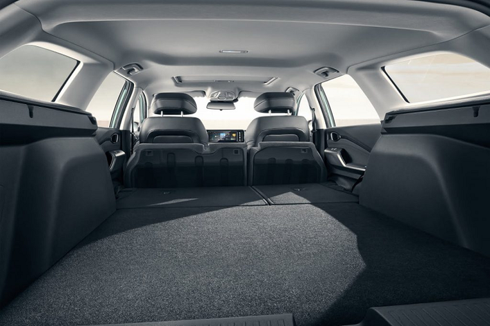 GM nói rằng Valli SW mới sẽ có tích hợp kết nối internet, chức năng điều khiển từ xa, kiểm soát bằng giọng nói, hệ thống thông tin giải trí tân tiến và nhiều tính năng công nghệ khác nữa. Nó cũng cho phép chủ xe điều khiển một số chức năng hộ gia đình ngay từ cabin, và chở những dạng hàng hóa lớn với không gian 1.670 lít ở sau hàng ghế đầu.