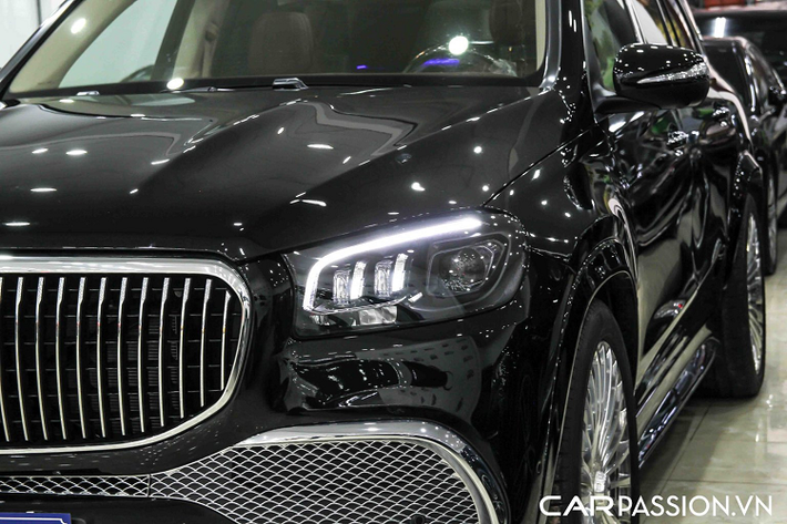 Mercedes đã chọn triển lãm ôtô Quảng Châu (Trung Quốc) để làm nơi ra mắt mẫu xe gầm cao siêu sang Mercedes-Maybach GLS 600 4MATIC mới, thay vì triển lãm Los Angeles (Mỹ) đang diễn ra và thường được đánh giá cao hơn. Đây chính là sản phẩm được kỳ vọng sẽ nâng tầm thương hiệu Đức, khi mà trên thị trường hiện nay đã có Bentley Bentayga và Rolls-Royce Cullinan.