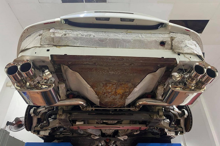 Hiện tại, chiếc siêu xe Ferrari 599 GTB Fiorano đã trở về bộ áo màu trắng thay vì xanh quân đội như lúc còn thuộc sở hữu của Chủ tịch Trung Nguyên. Tuy nhiên, màu trắng này không phải là màu sơn nguyên bản của xe lúc mới về nước, thay vào đó, chiếc Ferrari 599 GTB Fiorano này được đại gia siêu xe Đặng Lê Nguyên Vũ sơn đổi màu từ đỏ sang trắng.