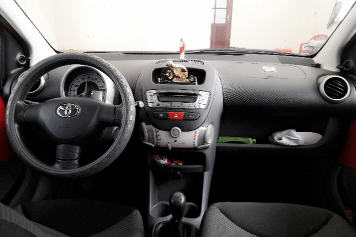 Giá rẻ, sử dụng động cơ nhỏ tiết kiệm, vận hành bền bỉ giúp Toyota Aygo hơn 10 năm tuổi trở thành sự lựa chọn độc đáo, phù hợp với túi tiền của nhiều người mua xe, nếu có nhu cầu mua xe đô thị cỡ nhỏ để đi phố “che nắng che mưa”.