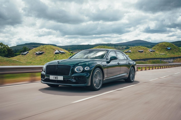 Kể từ khi ra mắt lần đầu vào năm 2019, Bentley Flying Spur đang mở rộng thêm các dòng sản phẩm mới nhằm mang đến thêm nhiều lựa chọn, đáp ứng nhu cầu của nhiều khách hàng.