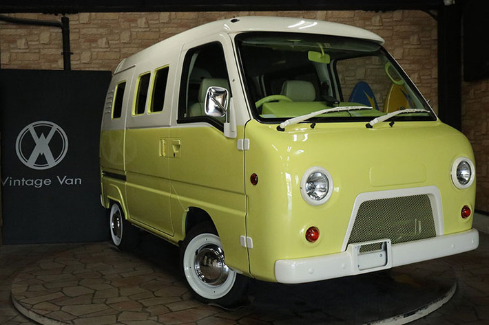 Nói đến xe kei, chúng là những chiếc xe lưu hành nội địa đặc thù ở Nhật Bản và để khiến chúng trở nên thú vị hơn, nhiều xưởng xe độ có thể biến chúng thành các phiên bản mini của xe van và bán tải cỡ lớn từ phương Tây như Pháp, Nga, và Mỹ.