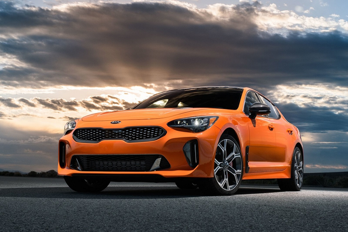 Kia vừa ra mắt mẫu sedan thể thao Stinger 2022 tại Mỹ. Phiên bản tiêu chuẩn Kia Stinger GT-Line 2021 mới có giá từ 37.135 USD (khoảng 857 triệu đồng), tăng 3.000 USD so với đời trước.