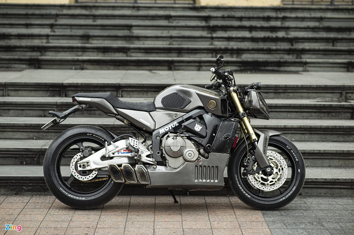 Streetfigher là dòng môtô được phát triển khoảng 20 năm trở lại đây. Về cơ bản, phần lớn xe streetfighter đều được phát triển từ sportbike. Bản độ Honda CBR600RR này là một ví dụ điển hình, trên xe có nhiều chi tiết được làm thủ công.