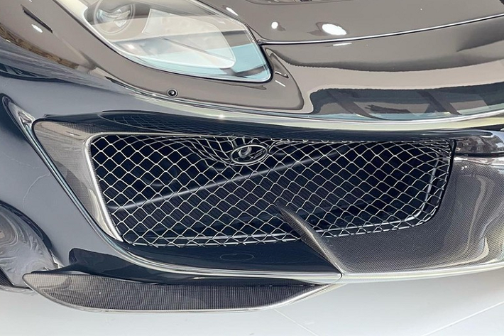 Ferrari 488 Pista có thời gian tăng tốc từ vị trí xuất phát lên 100 km/h chỉ trong thời gian 2,85 giây, nhanh hơn 0,15 giây so với 488 GTB.