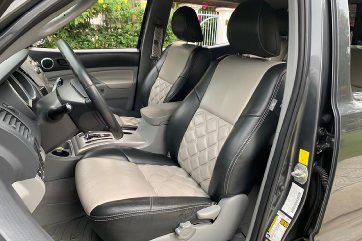 Tại thị trường Mỹ, Toyota Tacoma là đối thủ cạnh tranh trực tiếp với những mẫu bán tải như: Ford Ranger (bản Mỹ), Chevy Colorado (bản Mỹ), Honda Ridgeline hay Nissan Frontier.