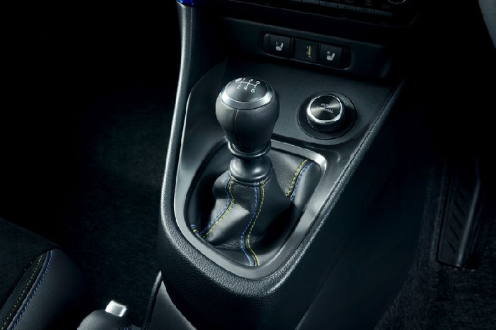 Về giá xe Toyota GR Yaris Morizo Selection 2021 đặc biệt mới này, chi phí mà người dùng cần bỏ ra để để được nâng cấp các bản phần mềm mới nhất chỉ rơi vào khoảng 54.350 Yên, tương đương 11,4 triệu đồng.