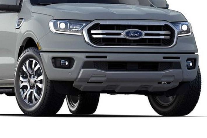 Tại Thái Lan, Ford Ranger 2021 bán ra với 4 phiên bản: Ranger Wildtrak, Ranger XL Street, Ranger XL+ Sport và Ranger XLT 2.2L. Trong đó, Ranger Wildtrak được trang bị động cơ tăng áp 2.0L giống như Ranger Wildtrak tiền nâng cấp và Ranger Raptor cũ. Động cơ được ghép nối với hộp số tự động 10 cấp cho công suất 210 mã lực và mô-men xoắn cực đại 500Nm.