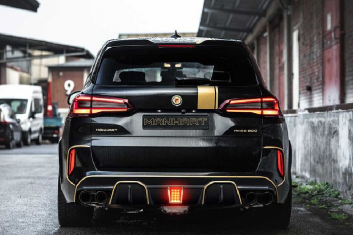 Ngoài ra, hãng độ Manhart còn cung cấp hệ thống xả mới gồm một bộ giảm thanh phía sau bằng thép không gỉ có chức năng điều khiển van và bốn ống xả 100 mm làm từ carbon hoặc tráng gốm.