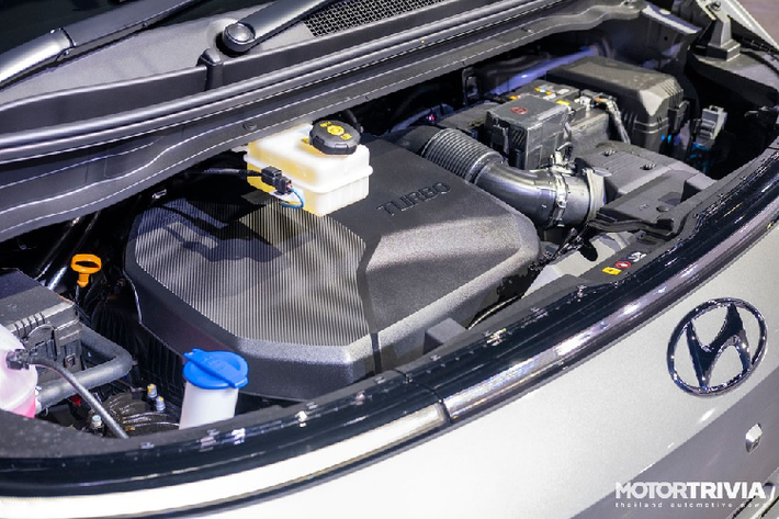 Nguồn cung cấp sức mạnh cho Hyundai Staria 2021 tại Thái Lan là khối động cơ diesel 4 xi-lanh, tăng áp, dung tích 2.2L với công suất tối đa 177 mã lực tại tua máy 3.800 vòng/phút và mô-men xoắn cực đại 430 Nm tại dải tua máy 1.500 - 2.500 vòng/phút. Động cơ này kết hợp với hệ dẫn động cầu trước và hộp số tự động 8 cấp với lẫy chuyển số sau vô lăng.