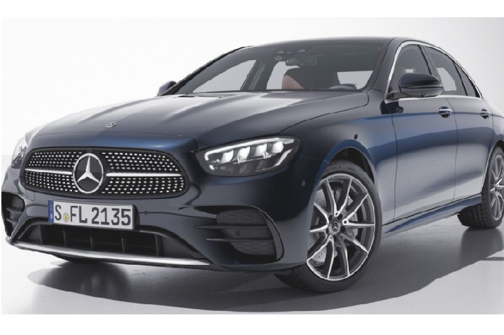 Đặc biệt, đối với 2 phiên bản E 300 e Avantgarde và E 300 e AMG Dynamic, khi người dùng sử dụng xe ở chế độ thuần điện, xe có thể hoạt động tối đa trong phạm vi 50 km. Về giá xe Mercedes-Benz E-Class 2021, ba phiên bản của mẫu xe này tại thị trường Thái Lan tương ứng 117.976 USD (khoảng 2,71 tỷ đồng) cho bản E 220 d AMG Sport, 106.259 USD (khoảng 2,44 tỷ đồng) cho bản E 300 e Avantgarde và 125.579 USD (khoảng 2,88 tỷ đồng) cho bản E 300 e AMG Dynamic.