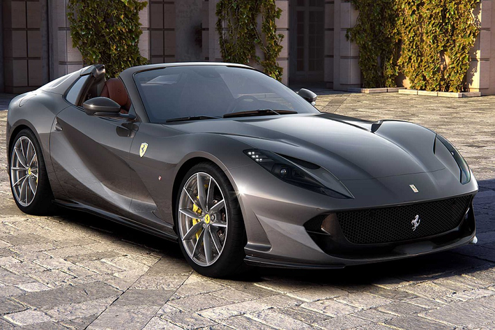 Năm 2019, Ferrari 812 GTS trở thành chiếc siêu xe mui trần mạnh nhất thế giới với động cơ V12 6.5L, công suất tối đa gần 800 mã lực cùng mô-men xoắn cực đại 718 Nm. Siêu xe Italy có khả năng tăng tốc 0-100 km/h dưới 3 giây và vận tốc tối đa đạt 340 km/h. Giá bán của Ferrari 812 GTS hiện tại ở mức 363.730 USD.