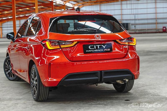 Tại Thái Lan, tất cả các phiên bản của Honda City Hatchback đều sử dụng cỗ máy tăng áp 1.0L VTEC 3 xi-lanh sản sinh công suất 120 mã lực và mô-men xoắn cực đại 173 Nm, kết hợp hộp số CVT và hệ dẫn động cầu trước.