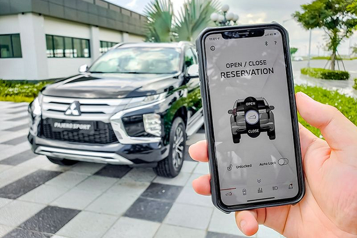 Điểm nổi bật nhất của Pajero Sport 2020 nằm ở khả năng vận hành bền bỉ và được bổ sung nhiều công nghệ hiện đại, tiện nghi cao cấp, bao gồm nội thất bọc da, camera toàn cảnh 360 độ, ứng dụng điều khiển từ xa MITSUBISHI thông qua điện thoại thông minh cũng như gói an toàn thông minh và cao cấp MITSUBISHI e-Assist.