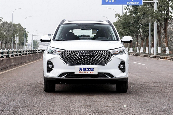 Trên phương diện công suất, Haval M6 Plus 2021 sẽ được trang bị một động cơ tăng áp dung tích 1.5 lít với tối đa 150 mã lực và 210 Nm mô-men xoắn cực đại. Người mua có hai tùy chọn hộp số gồm hộp số sàn 6 cấp hoặc hộp số ly hợp kép 7 cấp, và cả hai đều dùng hệ dẫn động cầu trước.