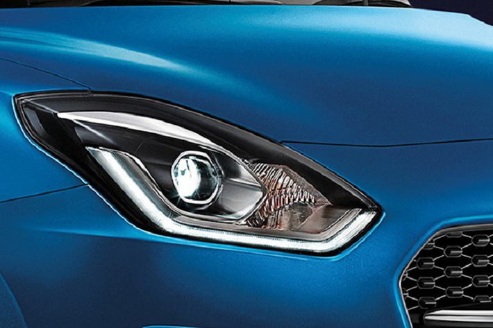 Ngoài ra, Suzuki Swift 2021 tại Thái Lan còn được bổ sung bộ vành mới với thiết kế 5 chấu kép, sơn phối 2 màu thể thao. Đáng tiếc là mẫu xe này không có thêm màu cam và vàng mới như Suzuki Swift ở Nhật Bản.