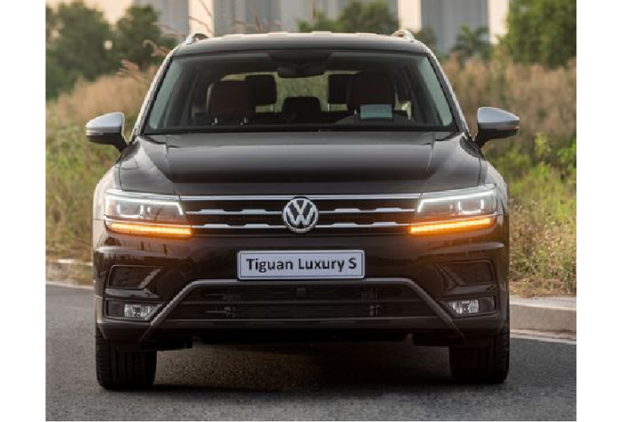 Volkswagen Tiguan Luxury S 2021 được trang bị Hệ thống âm thanh vòm cao cấp Dynaudio, với 8 loa xung quanh, 1 loa trung tâm phía trước và 1 loa subwoofer phía sau, cho tổng công suất 400wat. Dynaudio được vinh danh là một trong những hãng loa thủ công cao cấp hàng đầu thế giới, với bí quyết riêng: sử dụng con người để thẩm âm. Đích đến cuối cùng của hãng loa Dynaudio là tái tạo đúng chất tự nhiên của âm thanh, mang đến âm trầm mạnh mẽ, thanh âm trong trẻo, cho mọi hành trình đều sống động với không gian âm nhạc tinh khiết và trung thực.