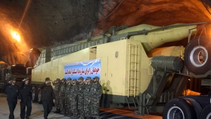 Ngàn tên lửa Mỹ bất lực trước thành phố dưới núi ở Iran