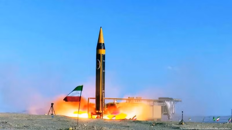 Tranh cãi lớn nhất xuất hiện khi có thông tin Iran tấn công căn cứ Mỹ-Anh tại đảo Diego Garcia. Tuy nhiên, nhiều chuyên gia cho rằng tên lửa Iran hiện có tầm bắn tối đa khoảng 2.000 km, khó có thể vươn tới mục tiêu cách gần 4.000 km.