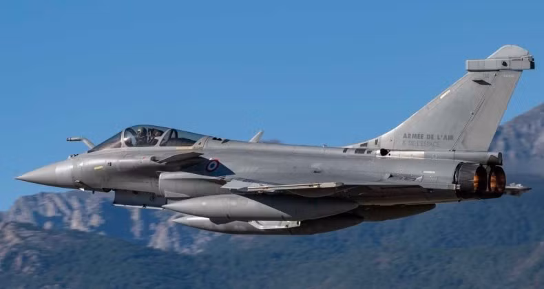 Máy bay tiêm kích Rafale