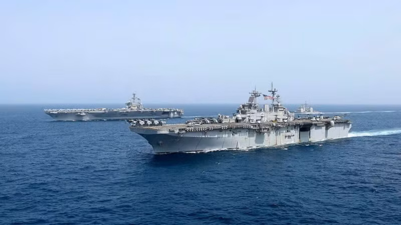 Hai tàu sân bay cùng nhóm tác chiến của Hải quân Mỹ hoạt động tại Trung Đông trong bối cảnh Washington gia tăng hiện diện quân sự nhằm gây sức ép với Iran.