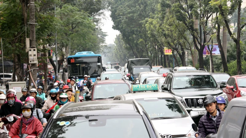 Thu phí ô tô chống ùn tắc, cơ quan quản lý nhà nước có đang chọn phần dễ?