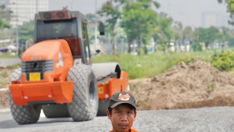 Tác nghiệp tại dự án Quốc lộ 50, một phóng viên bị hành hung