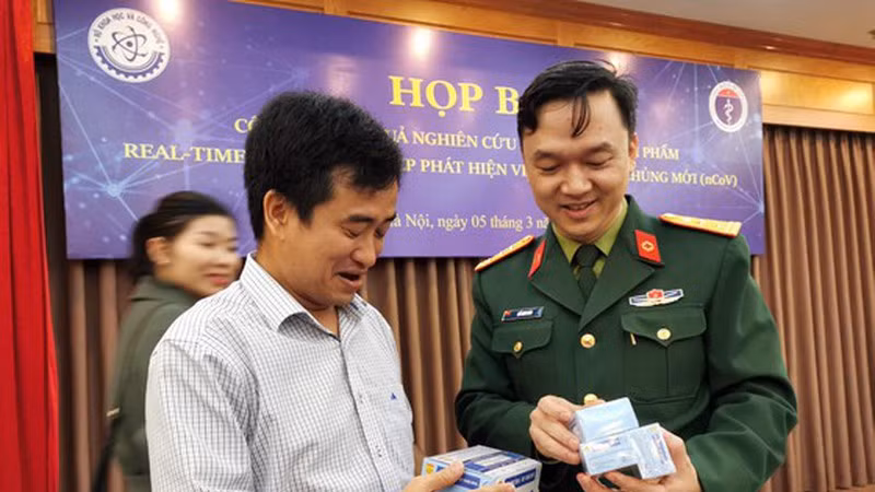 Vụ nâng khống giá kit test Việt Á: Bắt 1 thượng tá của Học viện Quân y