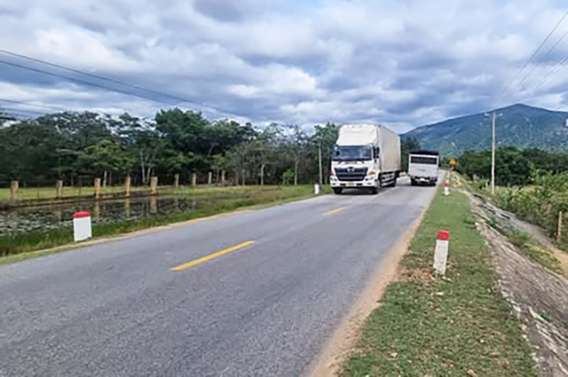 Quốc lộ 27B, đoạn qua tỉnh Ninh Thuận. Ảnh: I.T. quoc-lo-27b-doan-qua-ninh-thuan.jpg