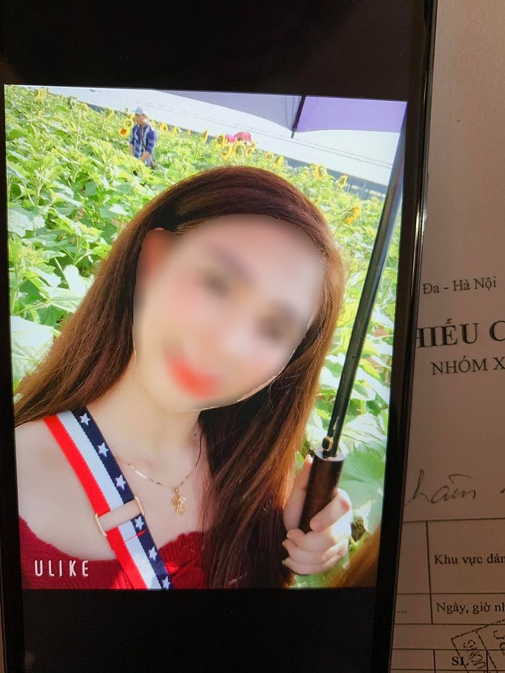 Trung là người trước đó đã có đơn tố cáo gửi tới Công an TP Vinh về việc con gái là cháu N.T.B.Th. (6 tuổi) bị xâm hại tình dục. Theo đơn tố cáo của Trung, ngày 19/6, do có công việc nên Trung gửi con gái cho cô gái tên Trần Thị Thùy A. (SN 1998, trú tại ấp Vĩnh Quế, xã Vĩnh Tường, huyện Vị Thủy, tỉnh Hậu Giang) trông coi. Đến tối, Trung đến đón con thì thấy cháu bị sưng ở mắt, hỏi A. thì cô gái này nói cháu khóc đòi bố.