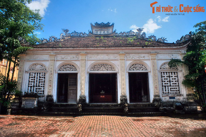 Ngày nay, tỉnh Nam Định được người dân cả nước biết đến qua các ngôi chùa cổ có kiến trúc độc đáo như chùa Phổ Minh, chùa Keo Hành Thiện, chùa Cổ Lễ, cùng các lễ hội nổi tiếng như hội Phủ Giày, hội khai ấn đền Trần, hội chợ Viềng... Ảnh: Chùa Cổ Lễ, Trực Ninh, Nam Định.