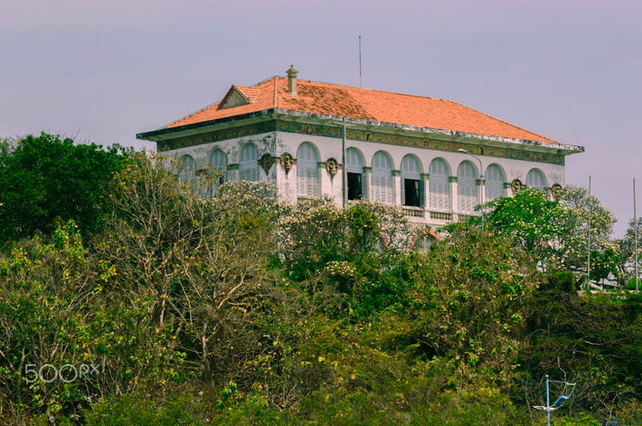 Bạch Dinh, dinh thự cổ nổi tiếng trên núi Lớn Vũng Tàu. Ảnh: Charles Dean / 500px.com.