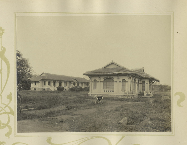 Một số tòa nhà của bệnh viện mang tên thị trưởng Chợ Lớn Drouhet.