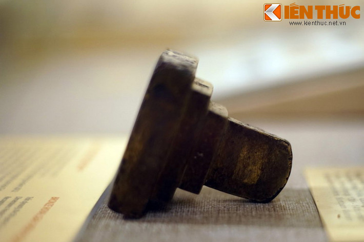 Vào năm 2012, “Môn Hạ Sảnh Ấn” đã được công nhận là Bảo vật quốc gia của Việt Nam. Ngày nay, hiện vật được trưng bày tại Bảo tàng Lịch sử Quốc gia ở Hà Nội.